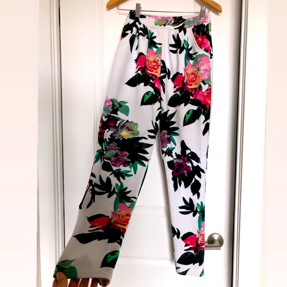 Cute lose pants with pockets!
